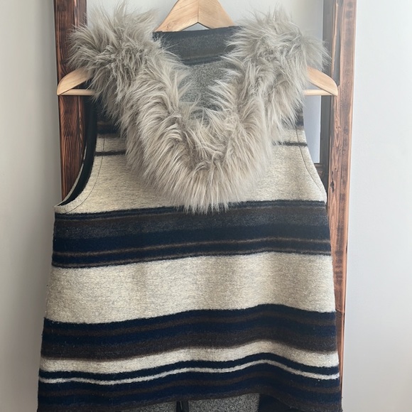Zara furry Fall vest - Picture 5 of 7